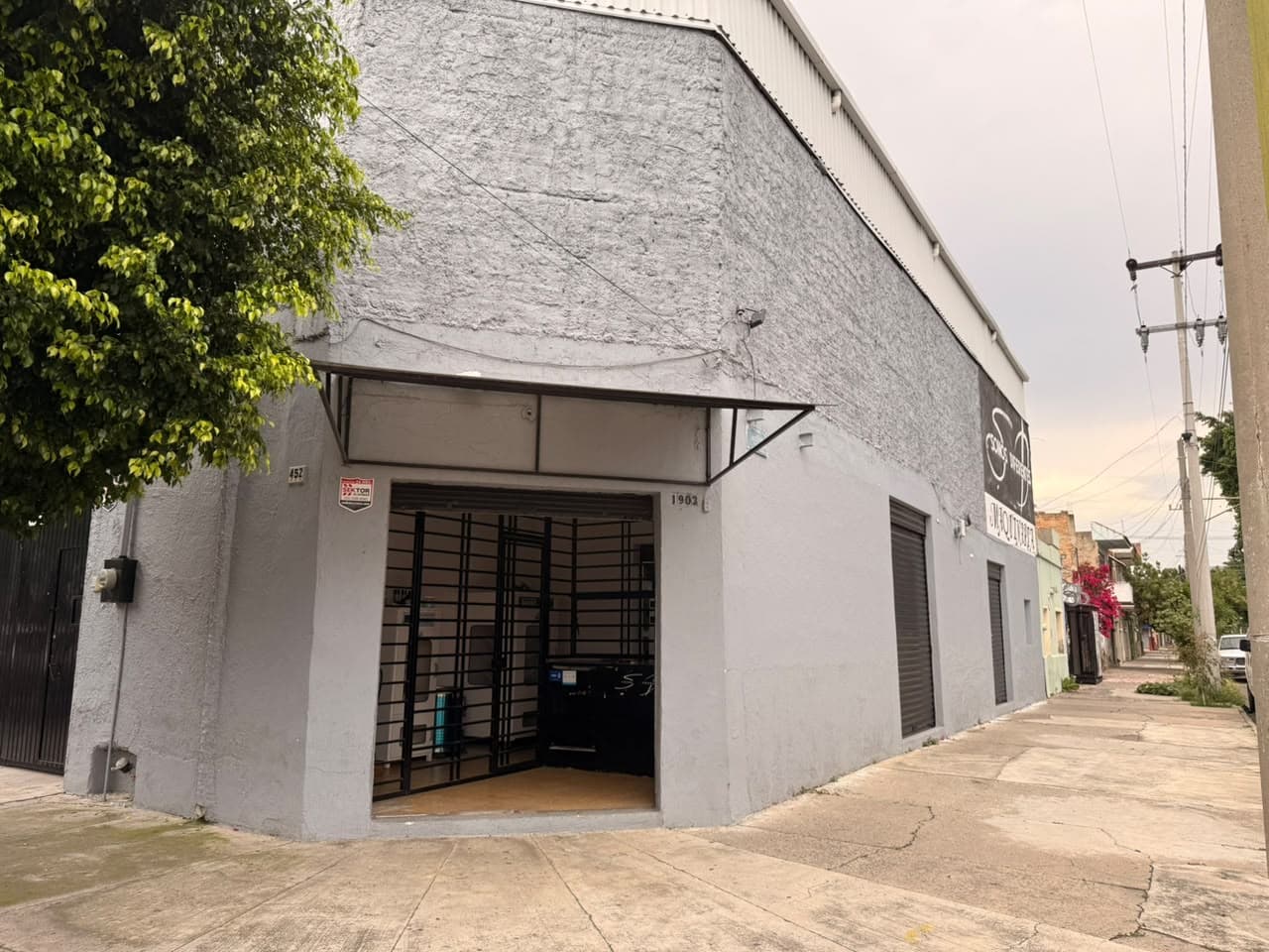 Fachada del local de Maquinaria SD en Guadalajara